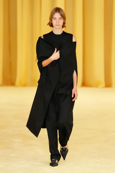 Look 8